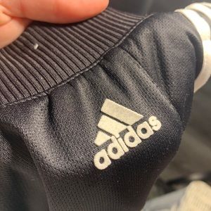 Size medium/small Adidas athletic training lounge pants. Previously loved.